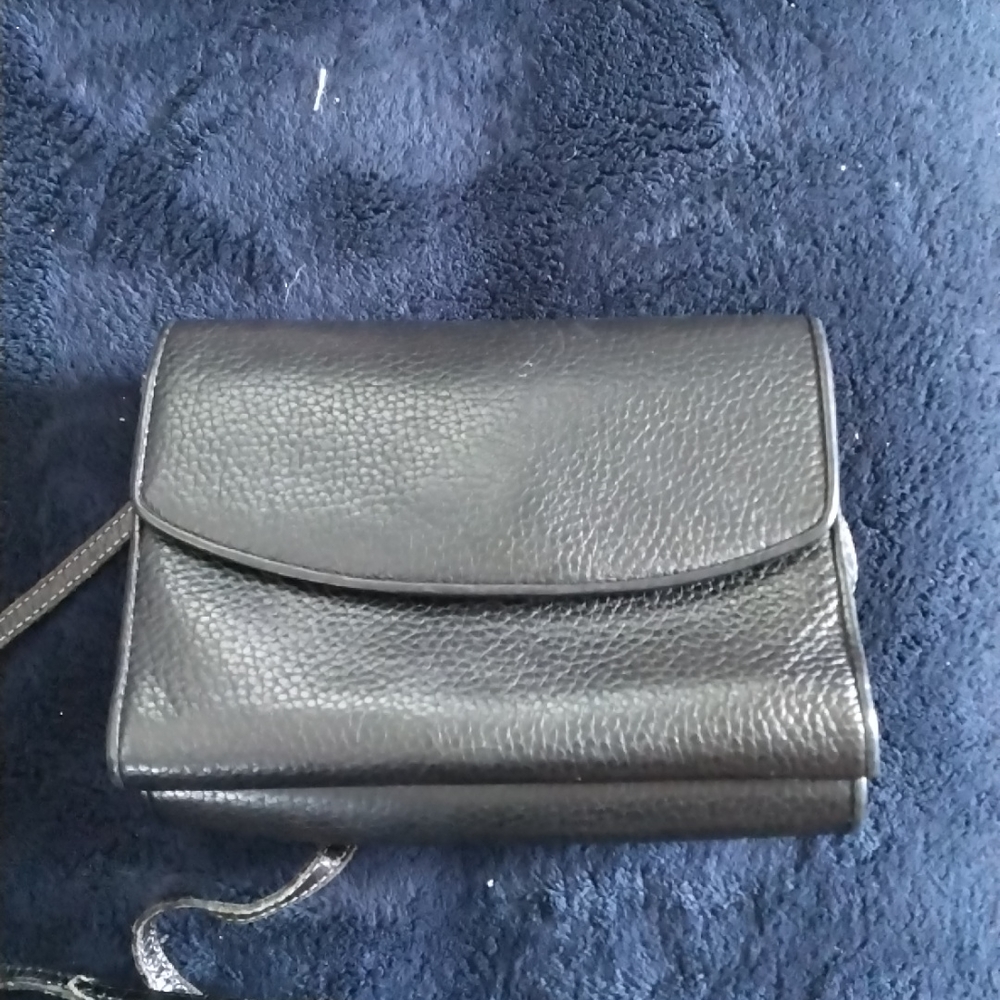 Crossbody - Picture 2 of 12